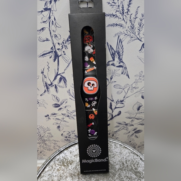 Disney Accessories - Disney MagicBand+ 2022 Halloween Mickey Treats